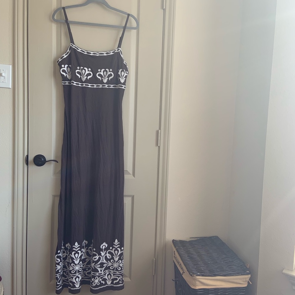 NWOT brown and white maxi dress